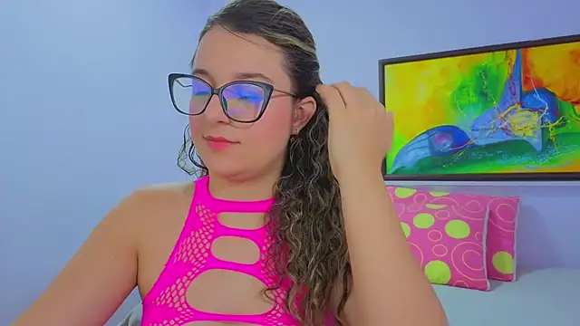 Snapshot of katiaa_lovv chatting on June 9, 12:06 pm katiaa lovv online show from June 9, 12:06 pm