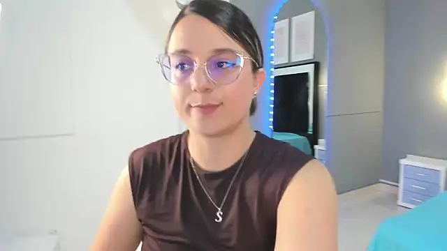 Snapshot of katiaa_lovv chatting on July 30, 3:05 am katiaa lovv online show from July 30, 3:05 am
