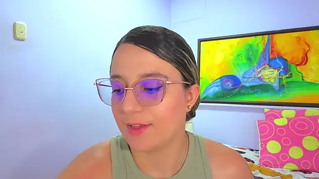 Snapshot of katiaa_lovv chatting on July 31, 11:37 pm katiaa lovv online show from July 31, 11:37 pm
