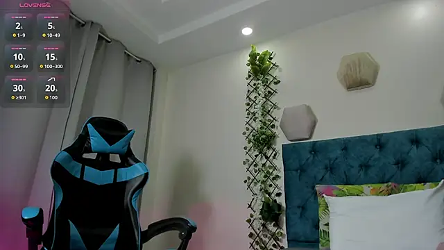 violett  rousee online show from October 7, 2:14 pm