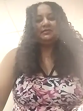 Snapshot of MEYBELLATINA chatting on February 14, 8:49 pm MEYBELLATINA online show from February 14, 8:49 pm