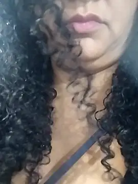 Snapshot of MEYBELLATINA chatting on February 16, 9:11 pm MEYBELLATINA online show from February 16, 9:11 pm