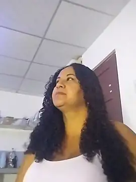 Snapshot of MEYBELLATINA chatting on March 2, 8:37 pm MEYBELLATINA online show from March 2, 8:37 pm