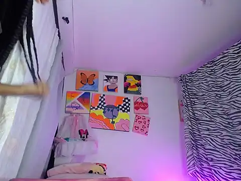 Nahomyyy online show from February 5, 11:15 am