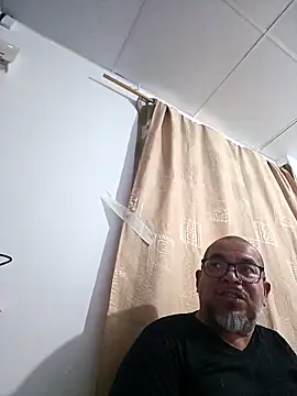 ANTHONYHOTT69 online show from November 5, 8:31 pm