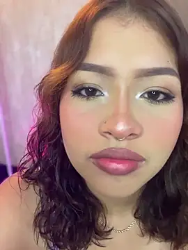 Mia Valmont online show from December 4, 1:42 pm