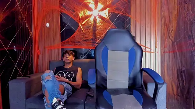 Stiben boy online show from October 31, 3:40 am