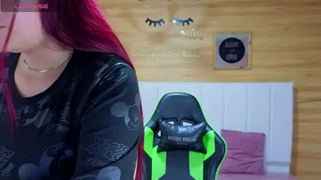 draviana a  online show from December 4, 2:43 am