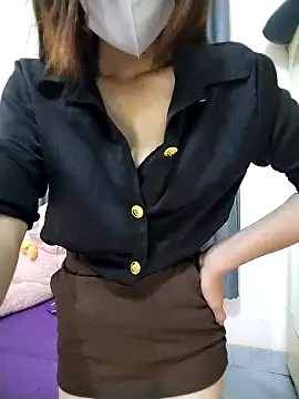 Snapshot of Quynhbabysexy chatting on November 12, 2:28 pm Quynhbabysexy online show from November 12, 2:28 pm