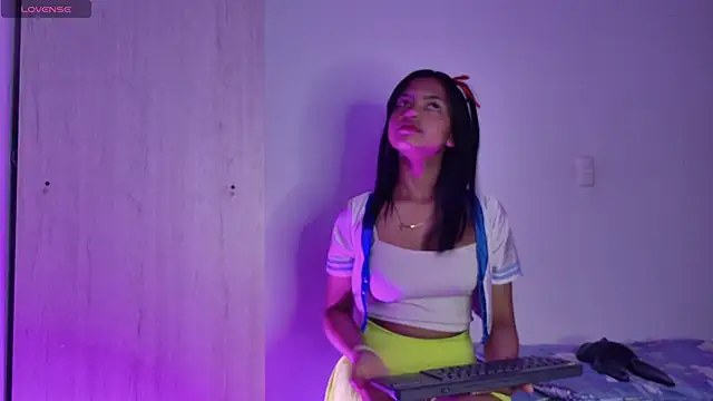 Snapshot of miamiller188 chatting on November 8, 12:00 am miamiller188 online show from November 8, 12:00 am