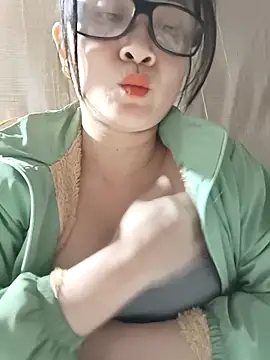 Snapshot of Paul-paul11 chatting on November 22, 1:32 pm Paul-paul11 online show from November 22, 1:32 pm