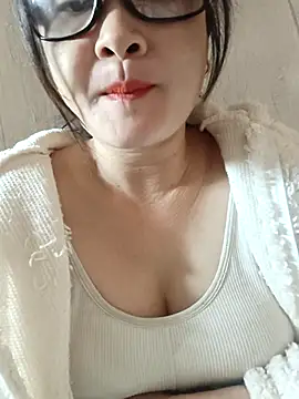 Snapshot of Paul-paul11 chatting on December 1, 12:15 am Paul-paul11 online show from December 1, 12:15 am