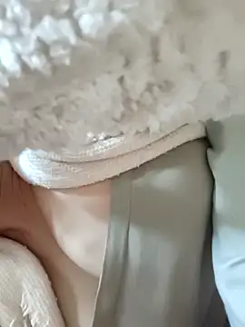 Snapshot of Paul-paul11 chatting on December 5, 2:42 am Paul-paul11 online show from December 5, 2:42 am