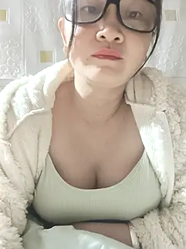 Snapshot of Paul-paul11 chatting on December 13, 10:37 pm Paul-paul11 online show from December 13, 10:37 pm