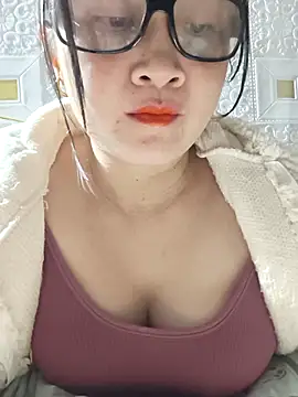 Snapshot of Paul-paul11 chatting on December 15, 11:25 am Paul-paul11 online show from December 15, 11:25 am