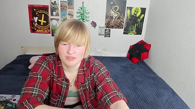 Cattie w  online show from March 7, 1:24 am