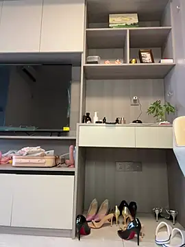 POS001 online show from February 7, 6:06 am