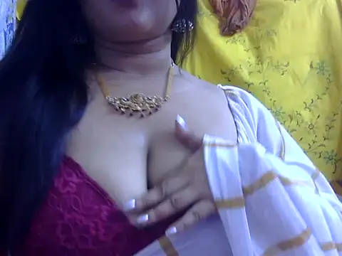 Snapshot of aarohee9 chatting on May 23, 6:45 pm aarohee9 online show from May 23, 6:45 pm
