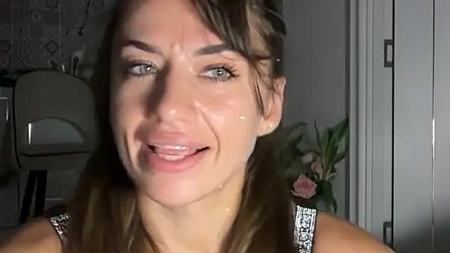 Roriann online show from February 14, 6:26 pm