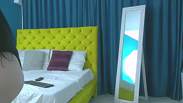 Snapshot of RubyHills chatting on November 8, 5:18 am RubyHills online show from November 8, 5:18 am