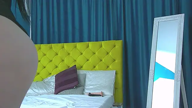 Snapshot of RubyHills chatting on December 3, 5:48 am RubyHills online show from December 3, 5:48 am