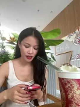 Snapshot of sharony_x chatting on April 12, 8:19 am sharony x online show from April 12, 8:19 am