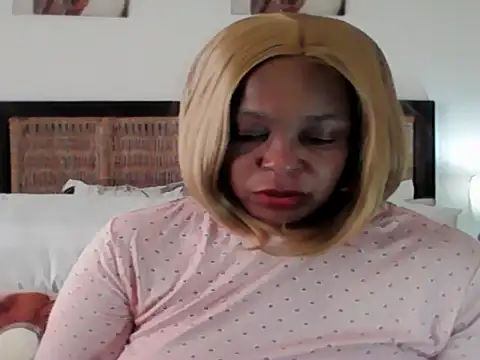 Snapshot of Blacksashaxx chatting on May 8, 8:52 am Blacksashaxx online show from May 8, 8:52 am