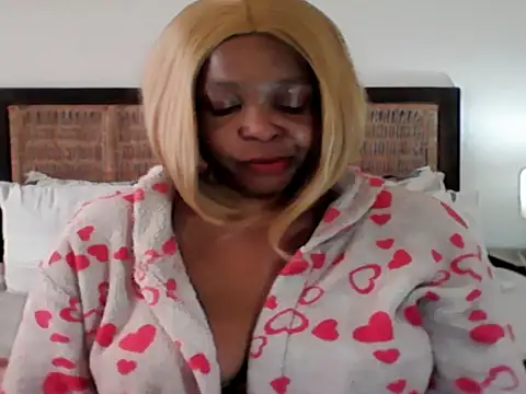 Snapshot of Blacksashaxx chatting on May 13, 10:56 am Blacksashaxx online show from May 13, 10:56 am