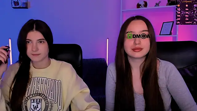 leslie bird online show from December 2, 2:23 pm