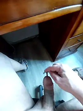 Snapshot of azery27000 chatting on December 17, 1:39 pm azery27000 online show from December 17, 1:39 pm