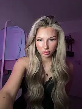 blondeeee online show from June 12, 3:55 pm