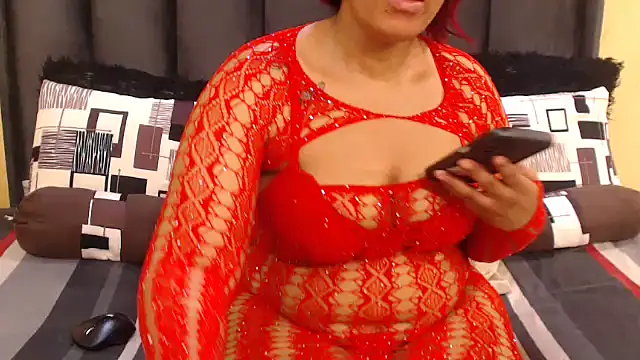 Snapshot of CurvyQueenx2 chatting on July 26, 3:52 pm CurvyQueenx2 online show from July 26, 3:52 pm