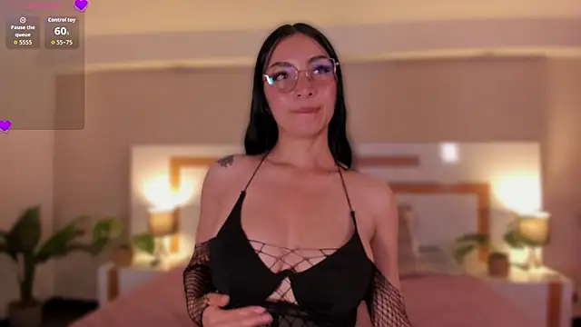 Snapshot of Violeta_dh chatting on May 12, 11:29 am Violeta dh online show from May 12, 11:29 am