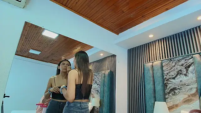 celestebellmont online show from December 16, 12:43 pm