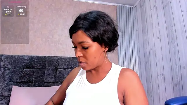 Snapshot of Layla_lell chatting on November 13, 12:48 pm Layla lell online show from November 13, 12:48 pm