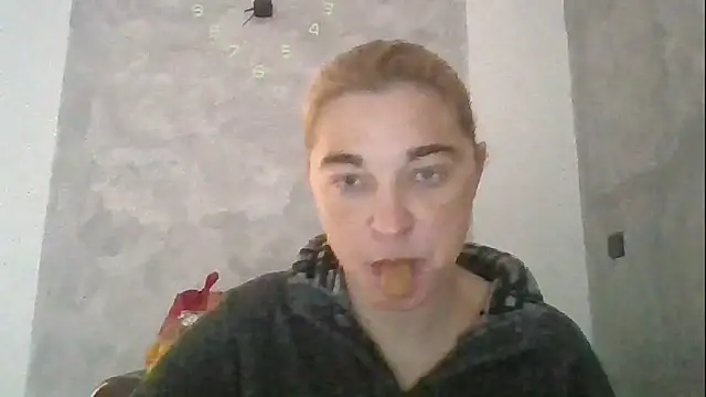 GoldenAngelMilf online show from December 20, 7:37 am