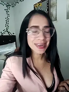 Snapshot of YaraDuartee chatting on February 3, 12:53 am YaraDuartee online show from February 3, 12:53 am