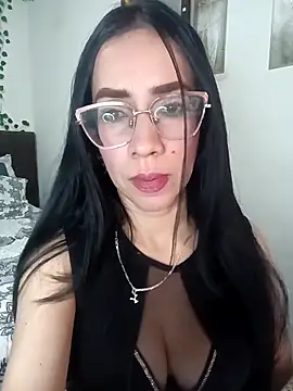 Snapshot of YaraDuartee chatting on March 2, 5:08 am YaraDuartee online show from March 2, 5:08 am