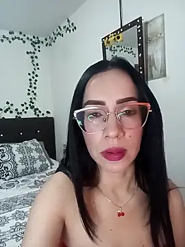 Snapshot of YaraDuartee chatting on March 8, 9:07 pm YaraDuartee online show from March 8, 9:07 pm