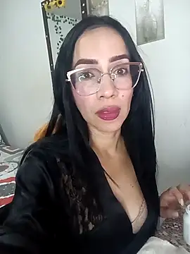 Snapshot of YaraDuartee chatting on March 13, 1:01 am YaraDuartee online show from March 13, 1:01 am