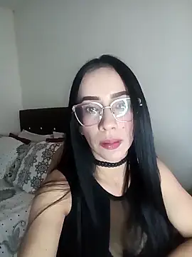 Snapshot of YaraDuartee chatting on April 10, 9:30 pm YaraDuartee online show from April 10, 9:30 pm