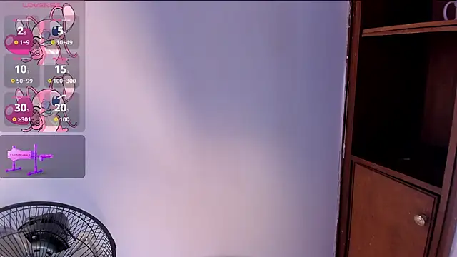 Caroline Millerr online show from October 28, 7:38 pm