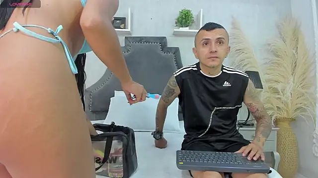 CharlotteAndSimon online show from December 21, 1:40 pm