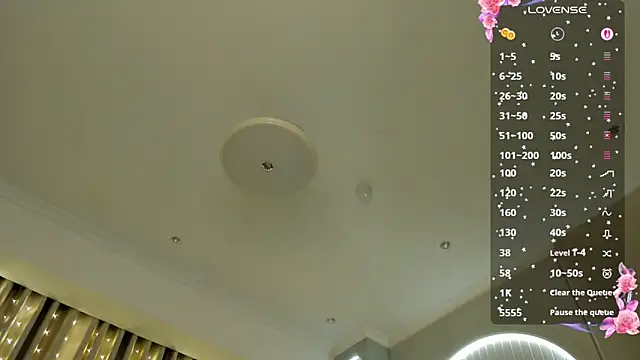 Snapshot of AmyVilvet_ chatting on June 13, 9:24 pm AmyVilvet online show from June 13, 9:24 pm