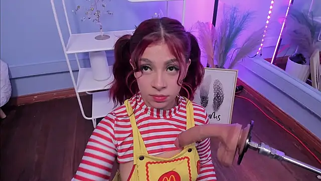 KathiaSaenz  online show from November 29, 4:37 am