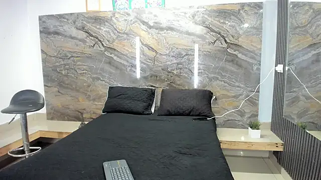 Chanel-munoz online show from November 6, 2:56 am