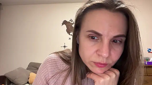 AnnieLove7722 online show from December 15, 2:32 pm