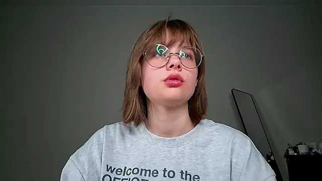 Snapshot of ExitedTroth chatting on May 17, 6:48 pm ExitedTroth online show from May 17, 6:48 pm