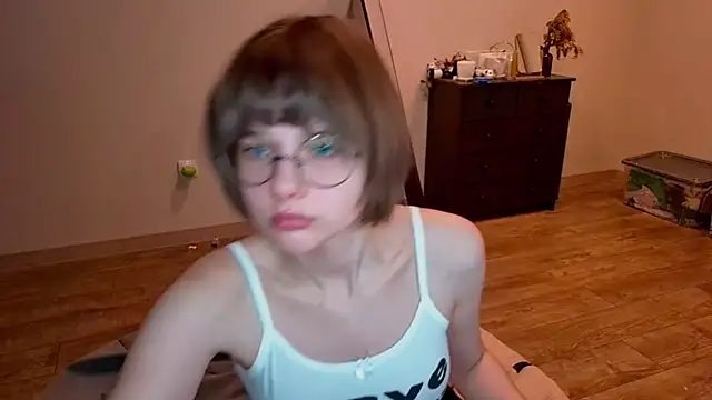 Snapshot of ExitedTroth chatting on June 1, 6:53 pm ExitedTroth online show from June 1, 6:53 pm