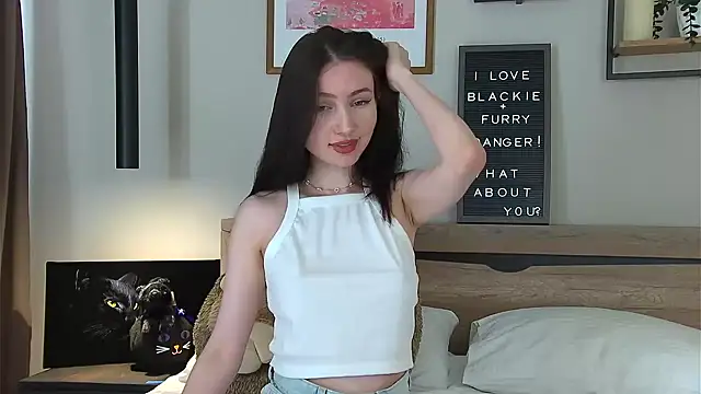 Snapshot of AnaMoonlight chatting on June 4, 12:11 pm AnaMoonlight online show from June 4, 12:11 pm
